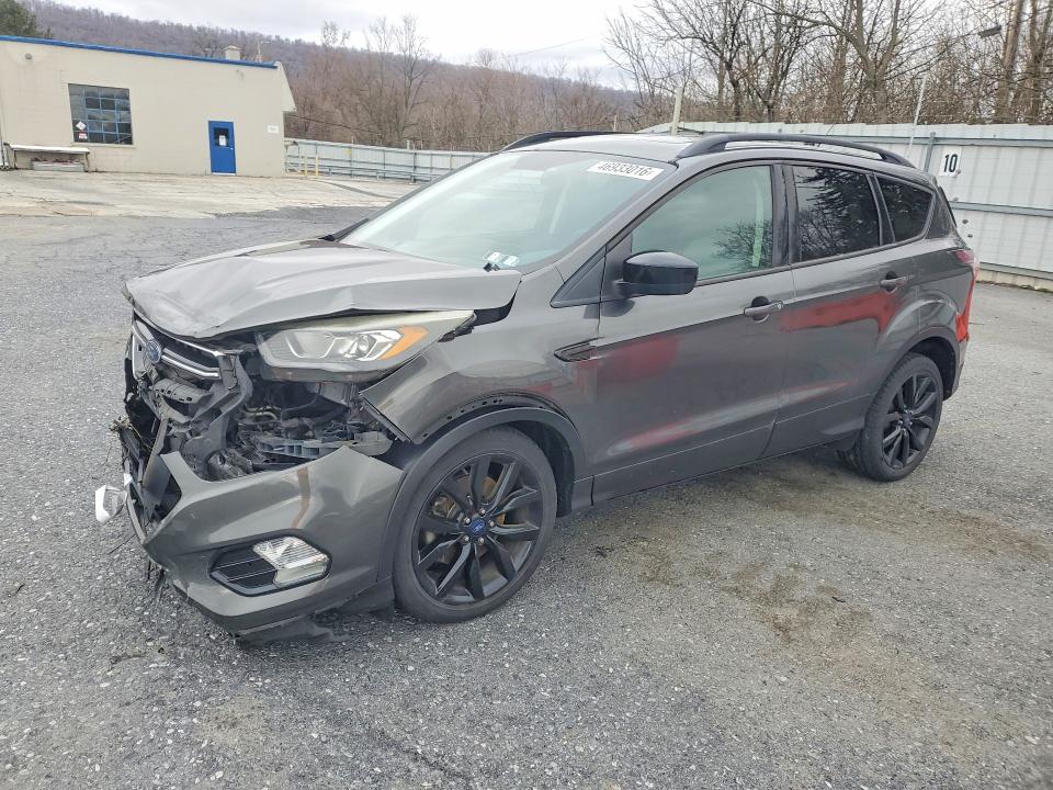 2017 FORD ESCAPE — VIN 1FMCU9GD9HUB48520