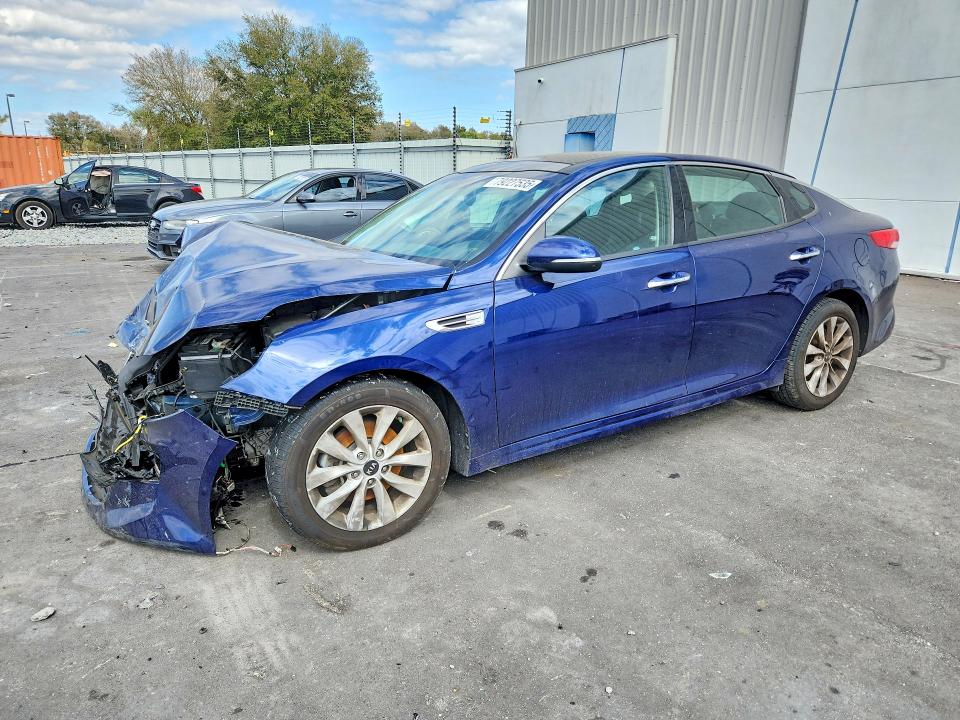 2018 KIA OPTIMA — VIN 5XXGU4L32JG200815