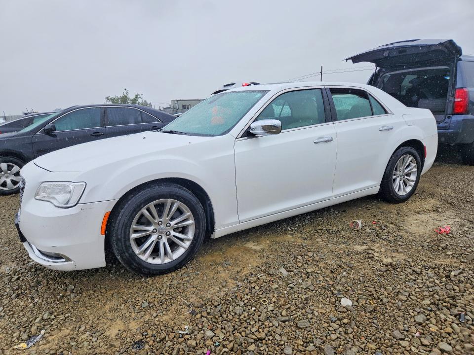 2015 CHRYSLER 300C — VIN 2C3CCAEG0FH815601