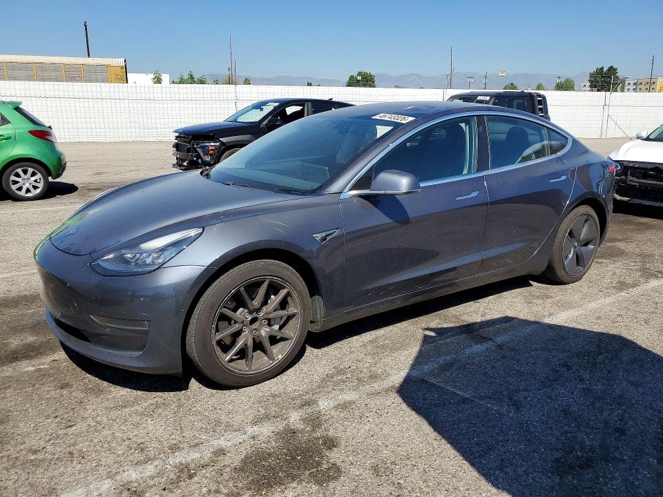 2018 TESLA MODEL 3 — VIN 5YJ3E1EA4JF028103