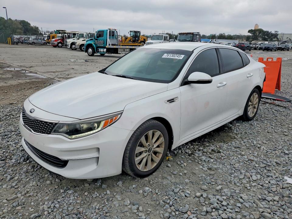 2018 KIA OPTIMA — VIN 5XXGU4L36JG225426