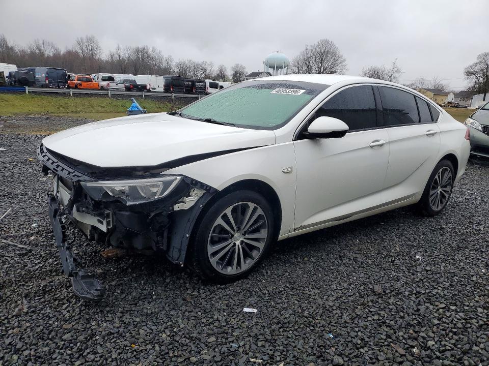 2018 BUICK REGAL — VIN W04GP6SX2J1136496