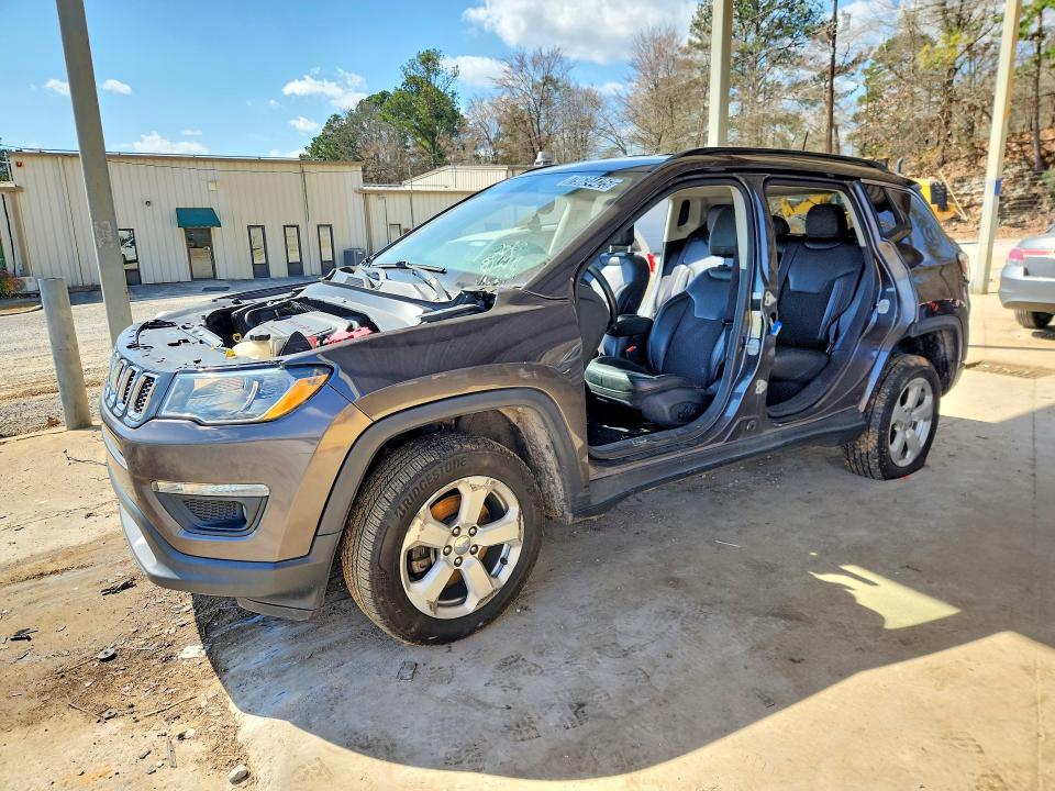 2019 JEEP COMPASS — VIN 3C4NJDBB5KT748175