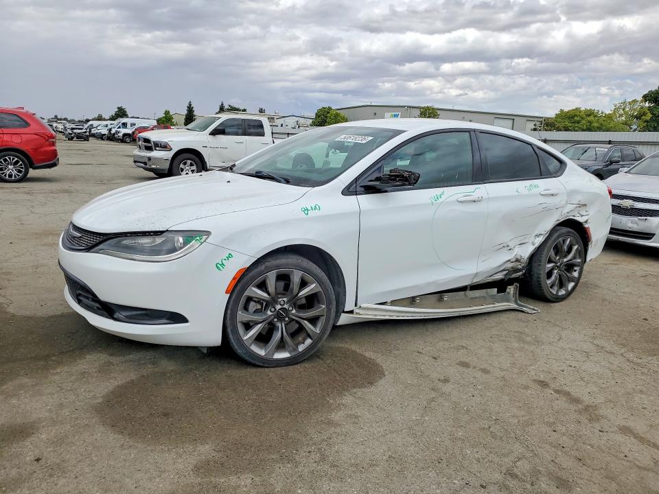 2015 CHRYSLER 200 — VIN 1C3CCCBG7FN635796