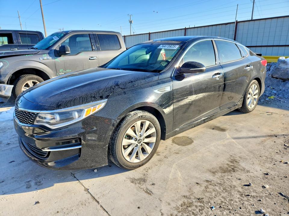 2016 KIA OPTIMA — VIN 5XXGU4L32GG112811
