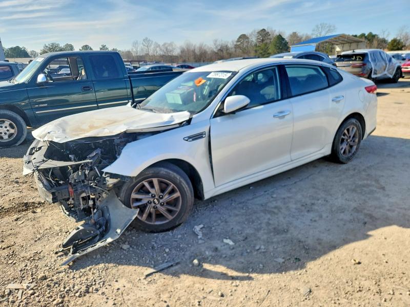 2020 KIA OPTIMA LX — VIN 5XXGT4L31LG415785