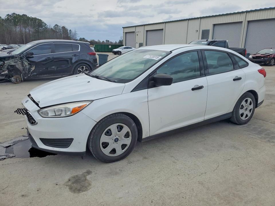 2018 FORD FOCUS — VIN 1FADP3E27JL238412