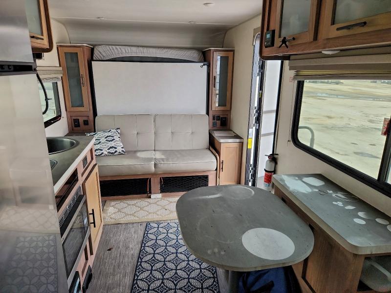 4X4TRPU18NR207375