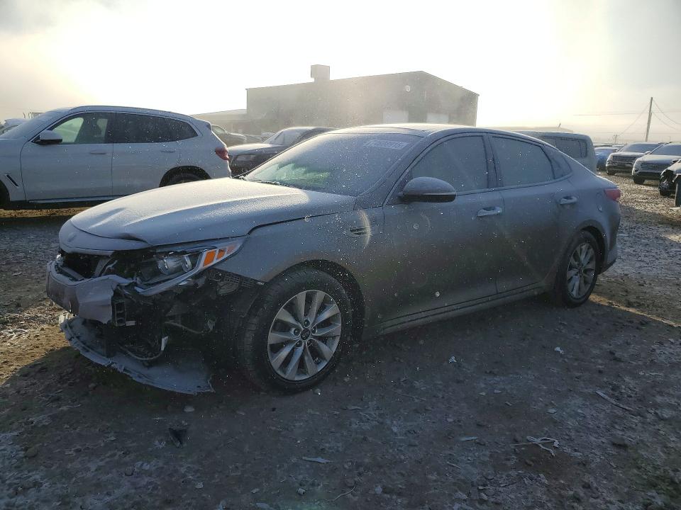 2018 KIA OPTIMA — VIN 5XXGU4L38JG187875