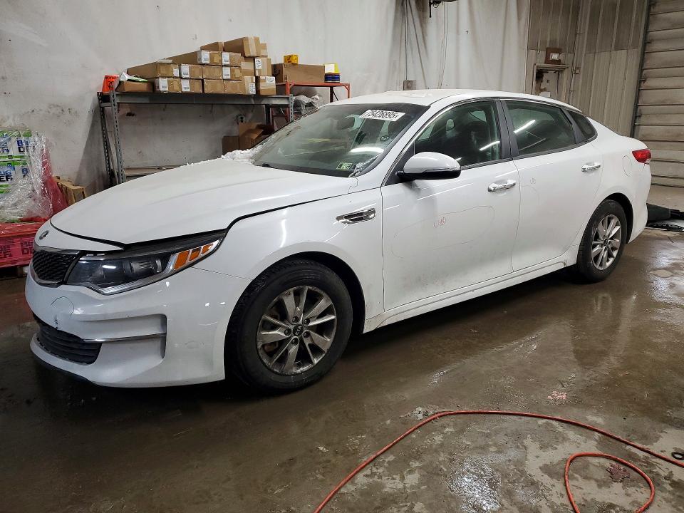 2017 KIA OPTIMA — VIN 5XXGT4L38HG157174