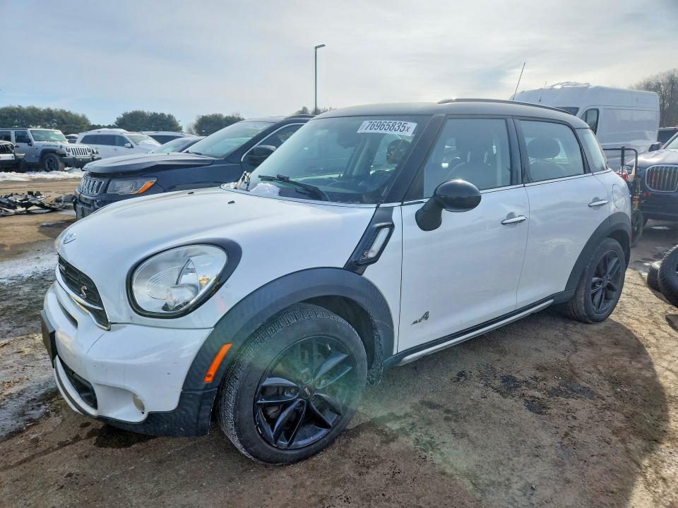 2015 MINI COOPER — VIN WMWZC5C56FWP43235