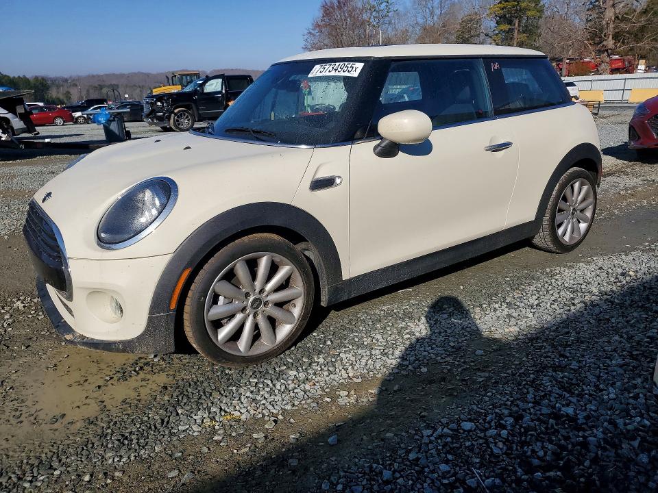 2021 MINI COOPER — VIN WMWXR3C09M2N82799