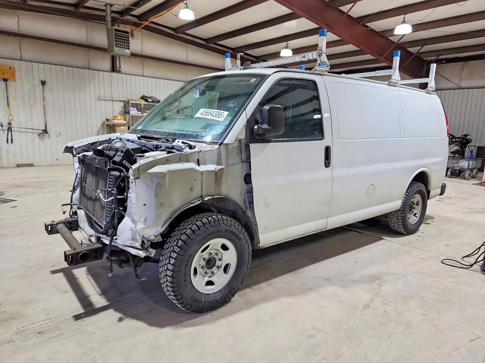2018 CHEVROLET EXPRESS G2500 — VIN 1GCWGAFP5J1337422