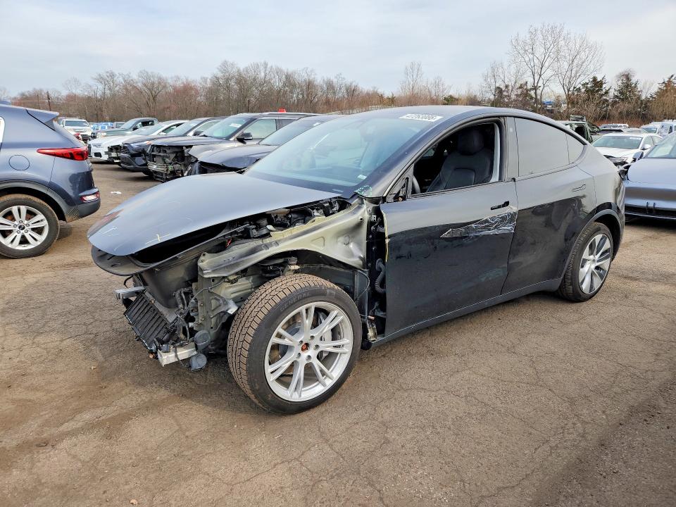 2021 TESLA MODEL Y — VIN 5YJYGDEE1MF077123