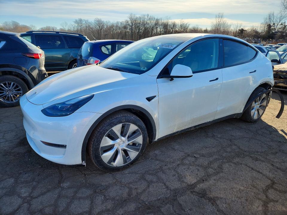 2023 TESLA MODEL Y — VIN 7SAYGAEE0PF675323