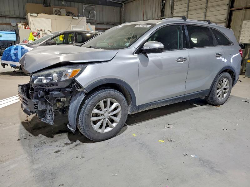 2017 KIA SORENTO LX — VIN 5XYPG4A33HG195219