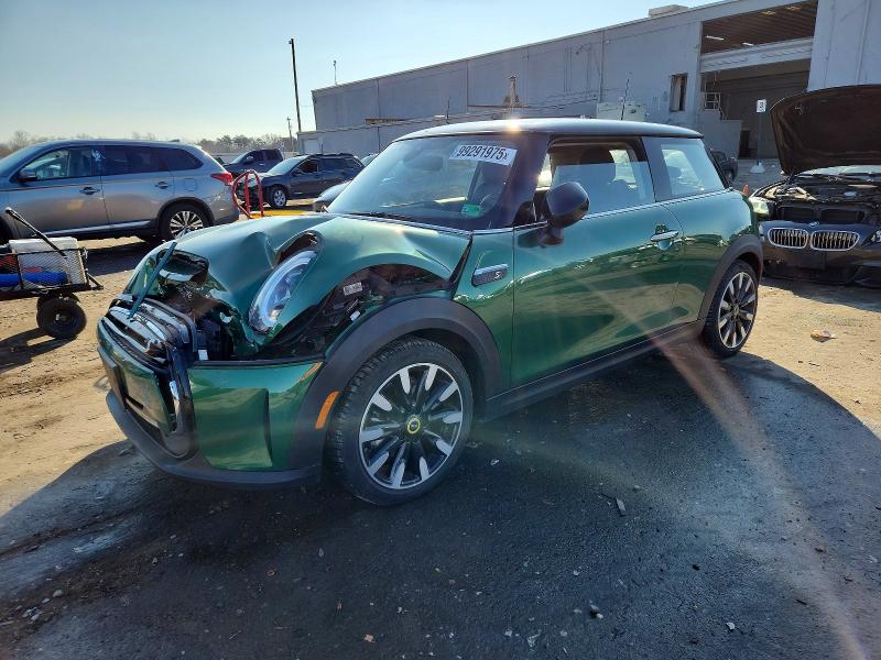 2024 MINI COOPER SE — VIN WMW13DJ08R2V85412