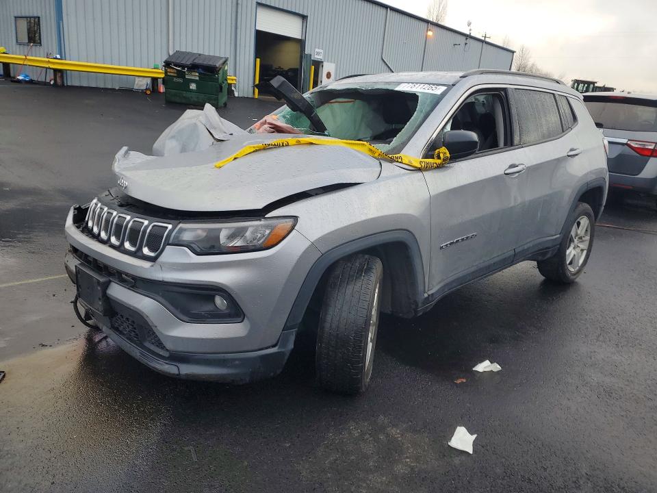 2022 JEEP COMPASS — VIN 3C4NJDBB5NT182944
