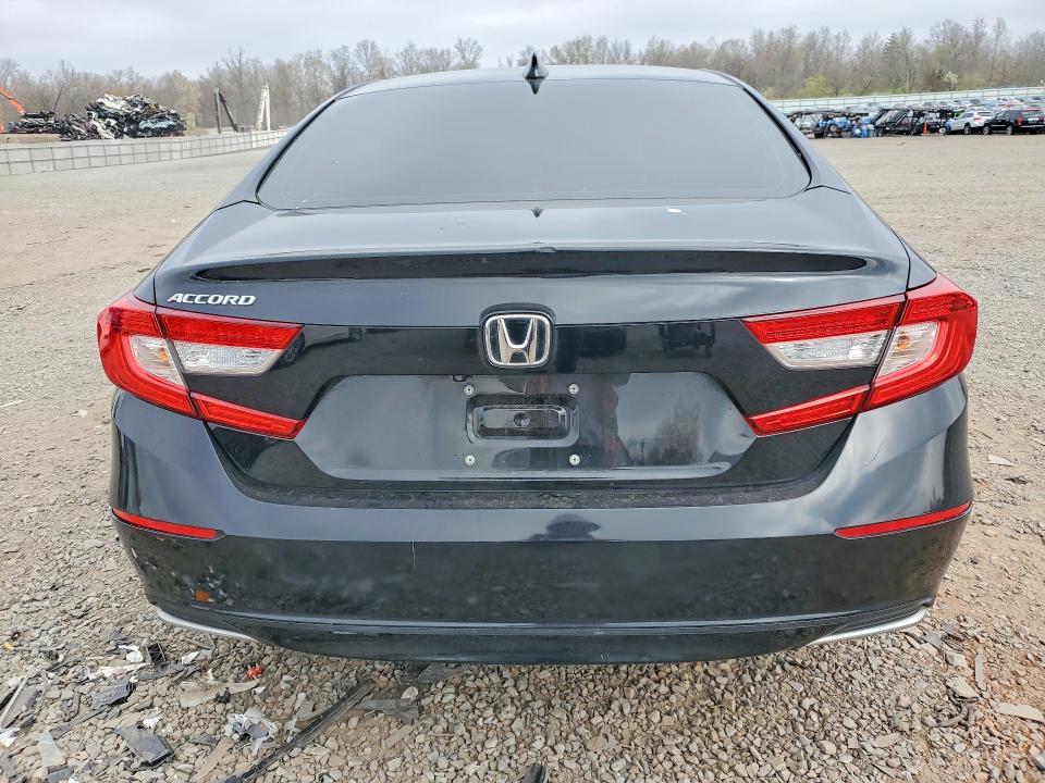 1HGCV1F15JA182585