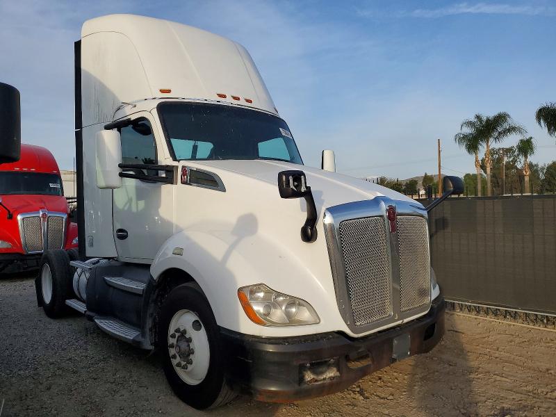 2017 KENWORTH CONSTRUCTI — VIN 1XKYA48X2HJ160349