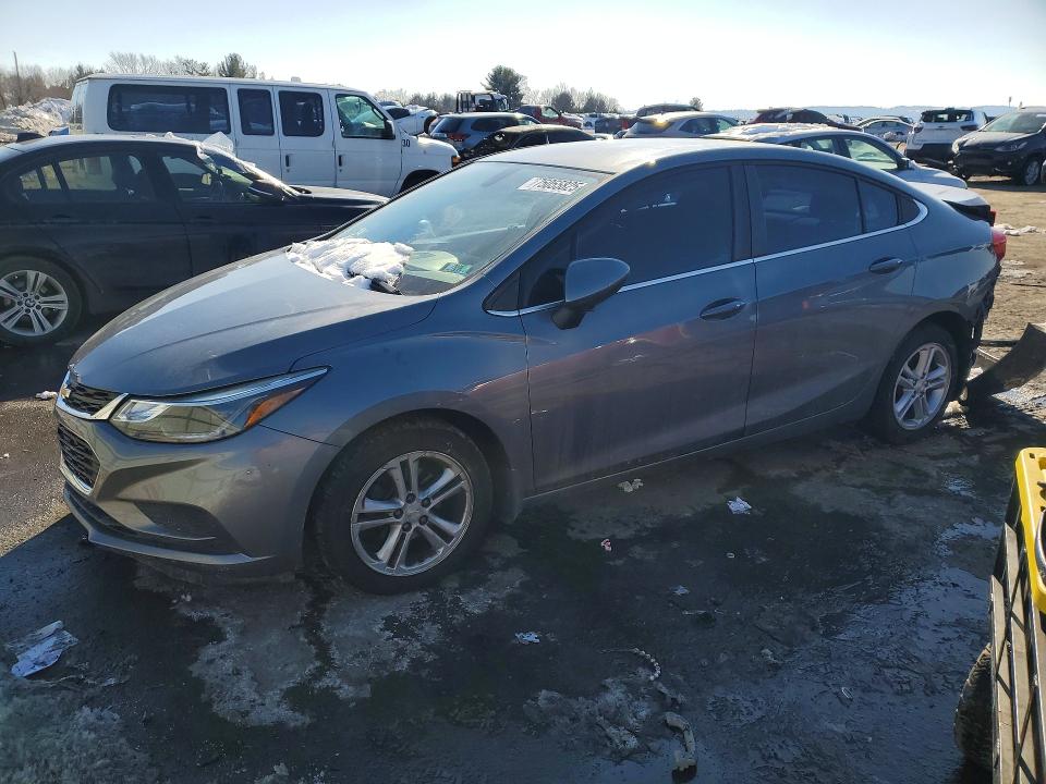2018 CHEVROLET CRUZE — VIN 1G1BE5SM8J7172270