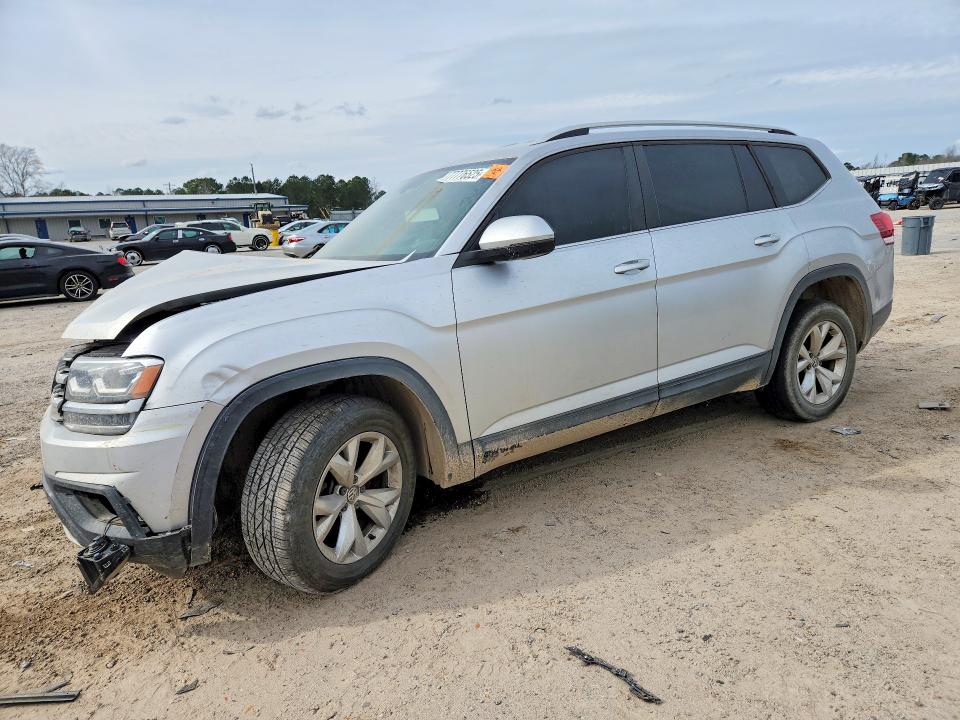 2018 VOLKSWAGEN ATLAS — VIN 1V2KR2CA2JC576766