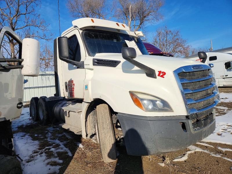 2018 FREIGHTLINER CASCADIA 126 — VIN 3AKJHLDV8JSJT0996