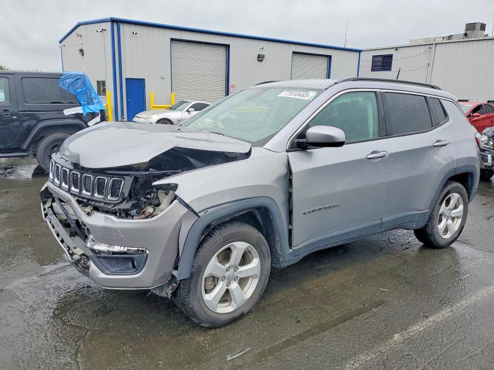 2018 JEEP COMPASS — VIN 3C4NJDBB7JT245536