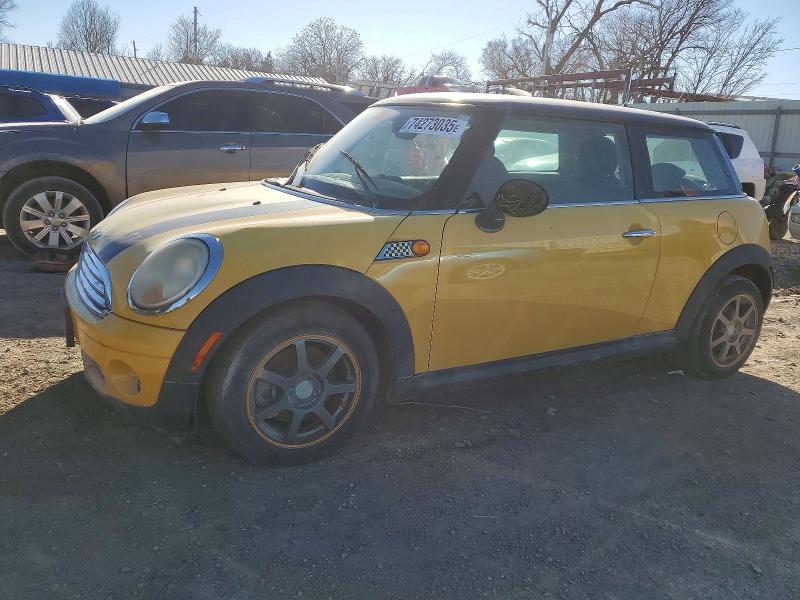 2009 MINI COOPER — VIN WMWMF33559TW70144