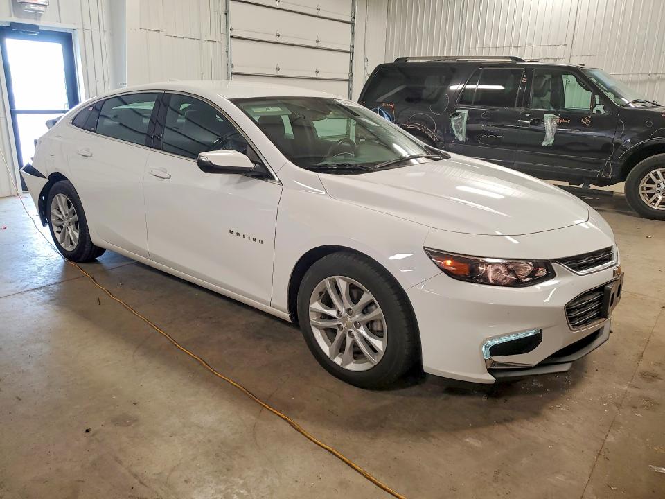 1G1ZD5ST5JF101414