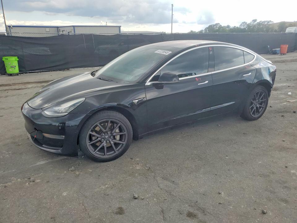 2018 TESLA MODEL 3 — VIN 5YJ3E1EAXJF040952