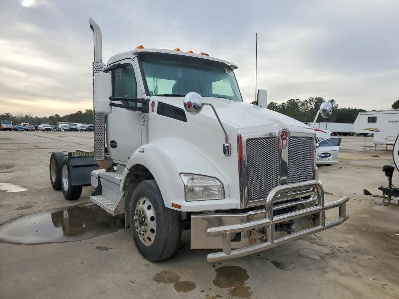 2020 KENWORTH T880 — VIN 1XKZDP9X3LJ396805