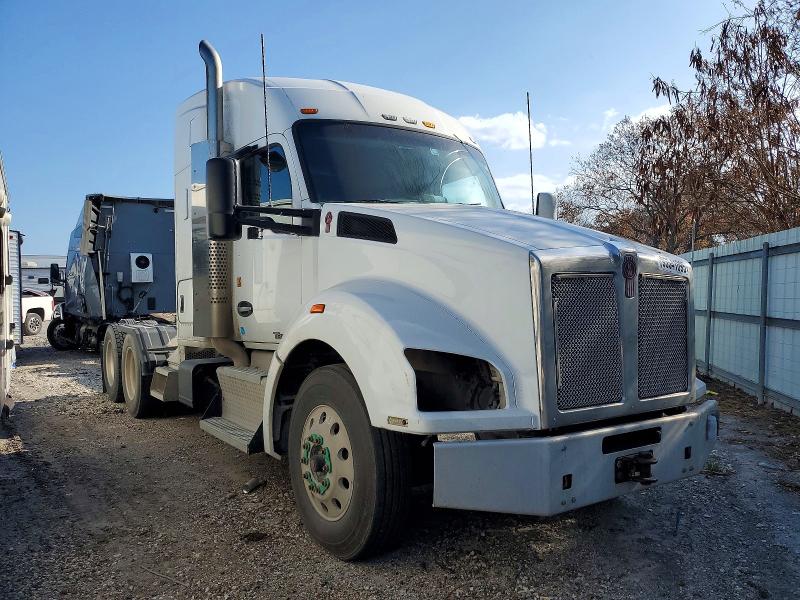 2016 KENWORTH T880 — VIN 1XKZD49X3GJ494107