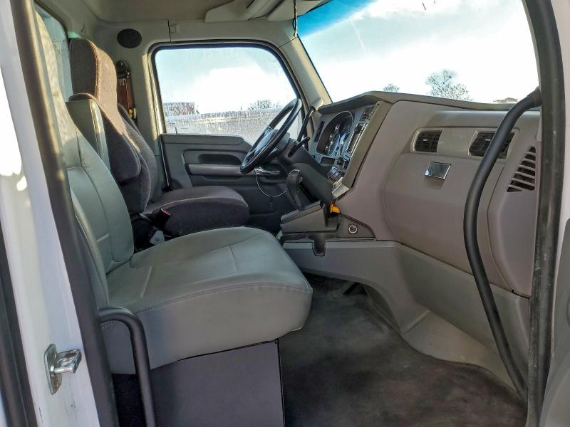 1XKYA48X1GJ496718