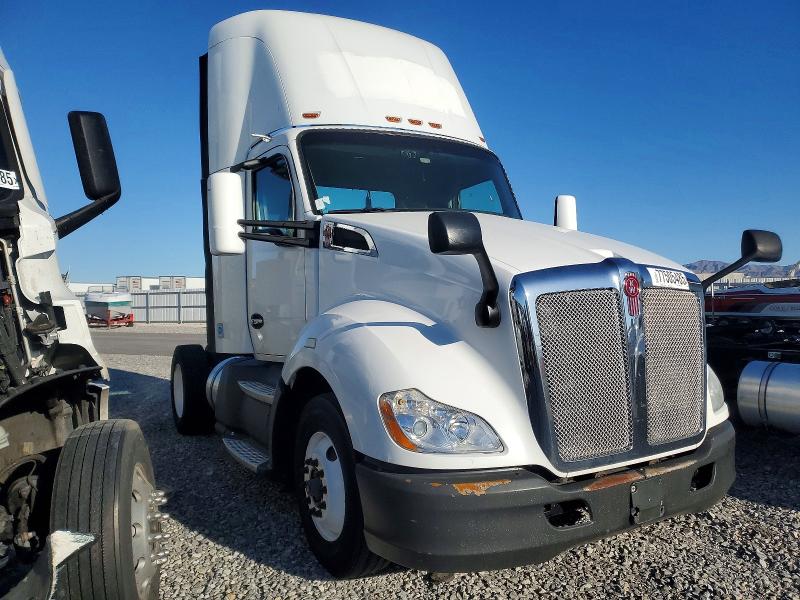 2016 KENWORTH T680 — VIN 1XKYA48XXGJ496619