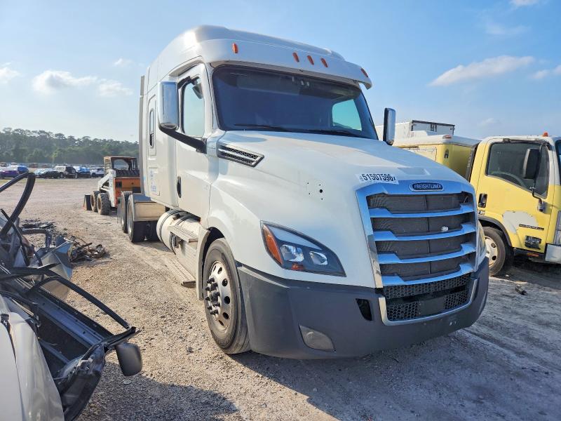 2020 FREIGHTLINER CASCADIA 126 — VIN 3AKJHHDV5LSLB3882