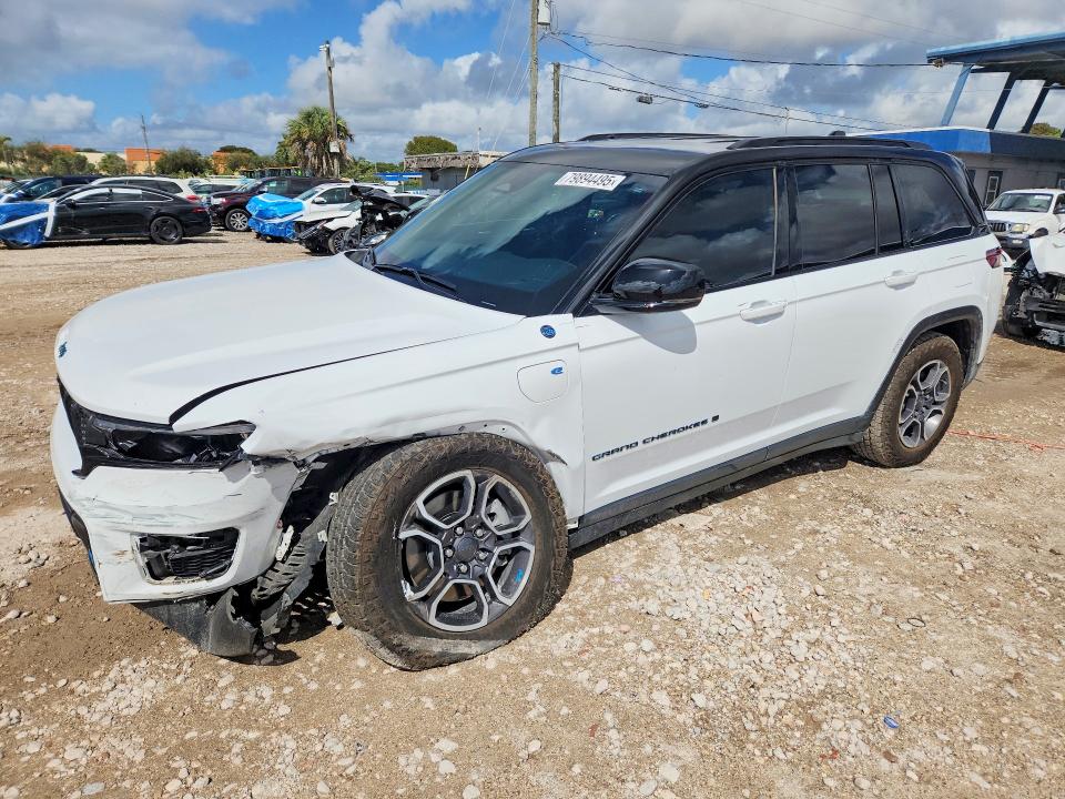 2022 JEEP GRAND CHEROKEE — VIN 1C4RJYC67N8716910