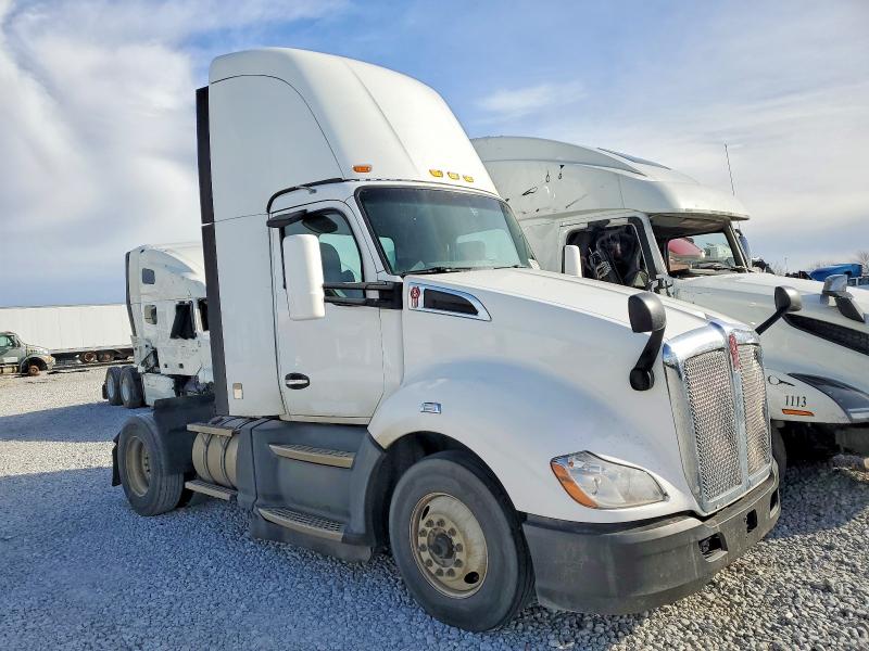 2019 KENWORTH CONSTRUCTI — VIN 1XKYA48X2KJ297217