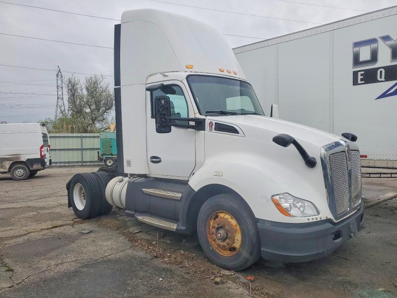 2016 KENWORTH T680 — VIN 1XKYA48X3GJ496574