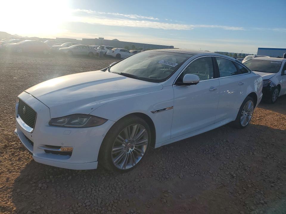 2016 JAGUAR XJ — VIN SAJWA1C76G8V93866
