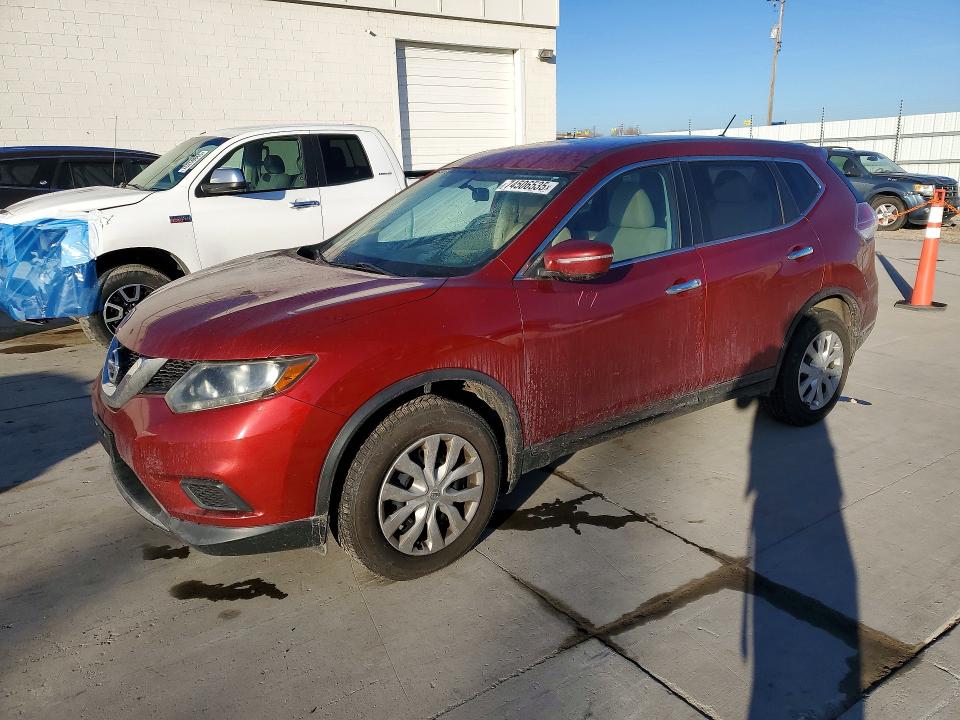 2015 NISSAN ROGUE S — VIN 5N1AT2MK7FC800428