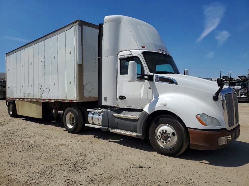 2017 KENWORTH T680 — VIN 1XKYA48X0HJ160401