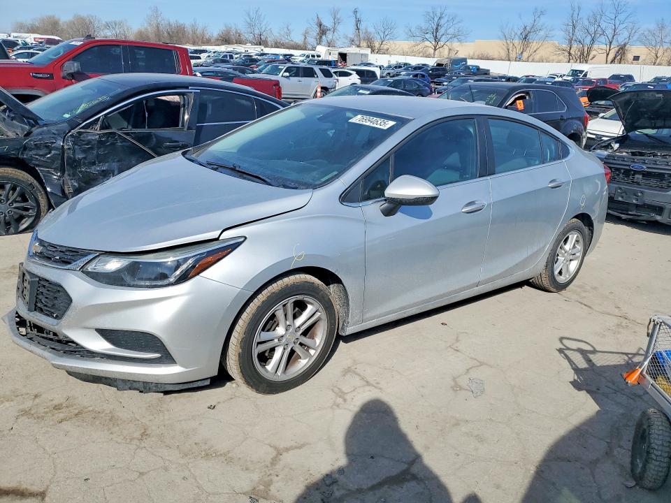 2018 CHEVROLET CRUZE — VIN 1G1BE5SM9J7229043
