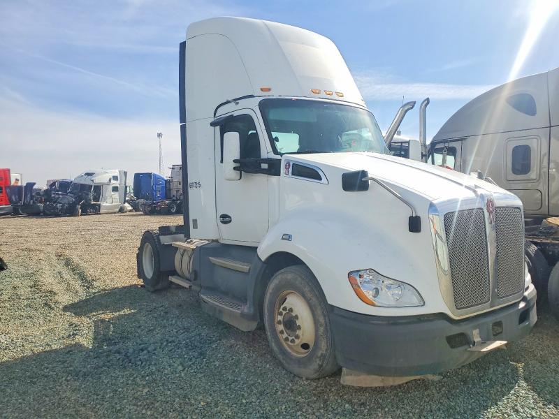 2020 KENWORTH T680 — VIN 1XKYA48X3LJ412070