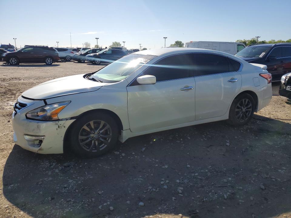 2015 NISSAN ALTIMA — VIN 1N4AL3AP1FC584530