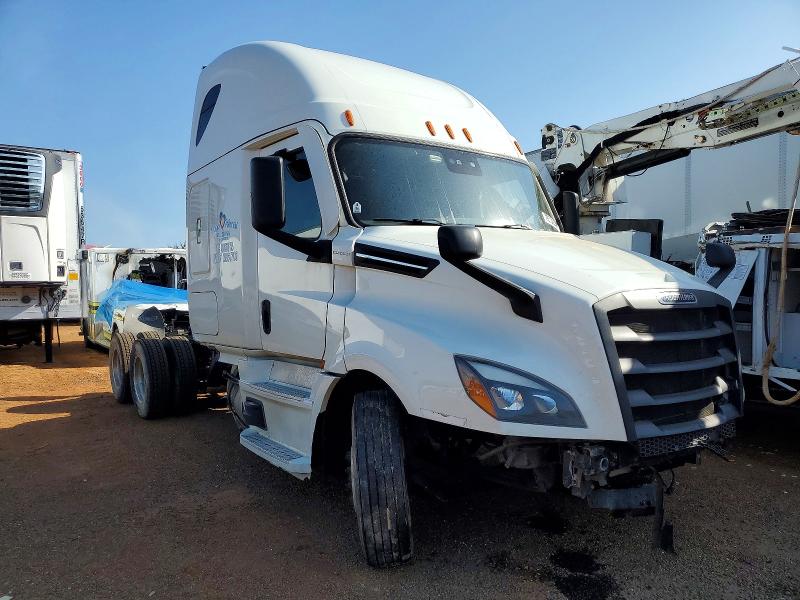 2020 FREIGHTLINER CASCADIA 126 — VIN 1FUJHHDR5LLLP7956
