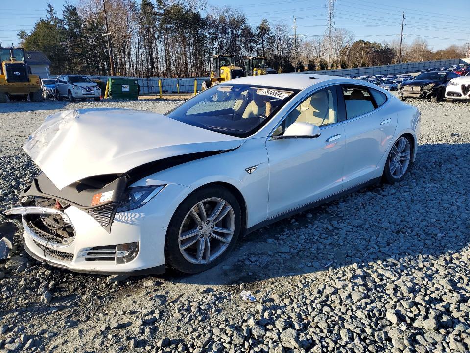2015 TESLA MODEL S — VIN 5YJSA4H21FFP77395