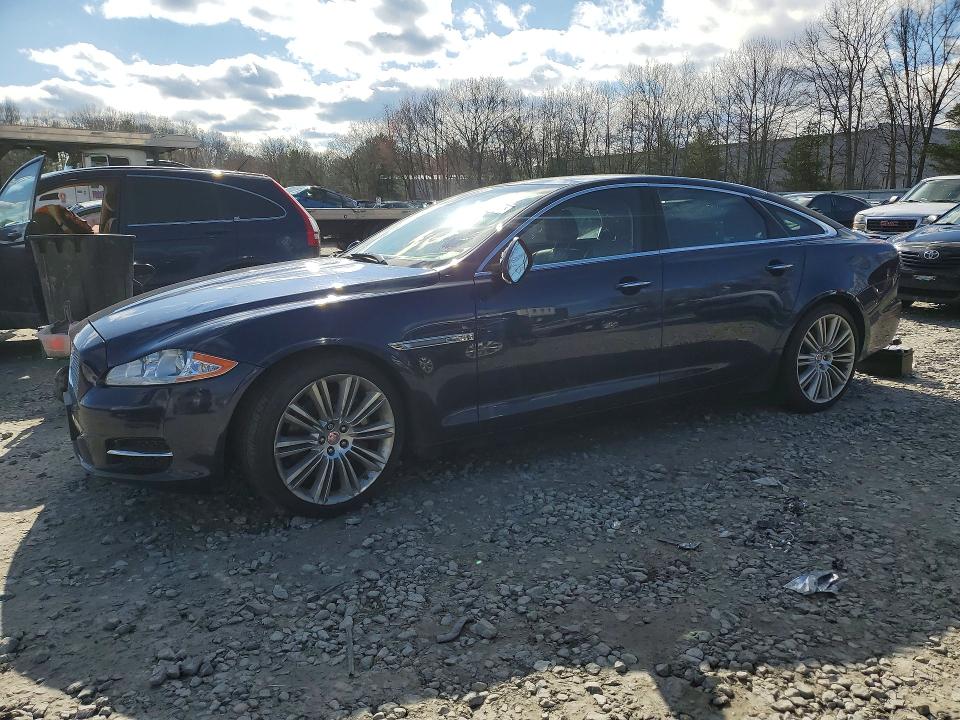 2015 JAGUAR XJL — VIN SAJWJ2GD8F8V88575