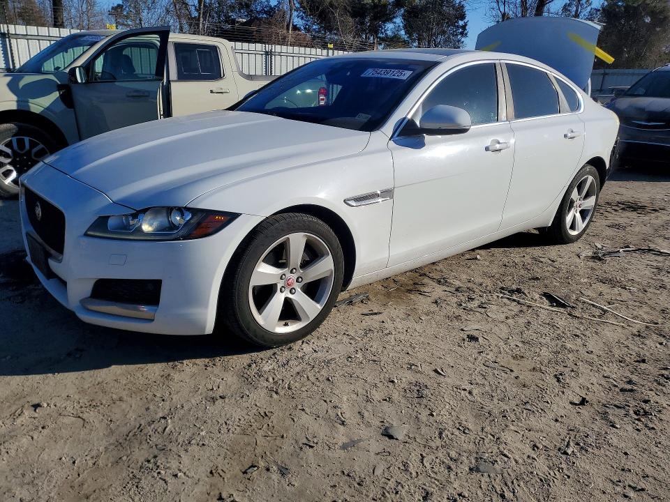 2017 JAGUAR XF — VIN SAJBR4BN1HCY31372