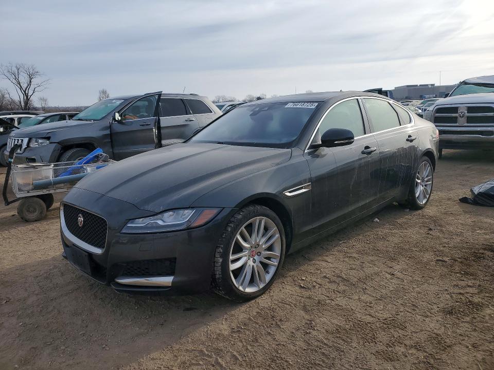 2016 JAGUAR XF PRESTIG — VIN SAJBK4BV3GCY12163